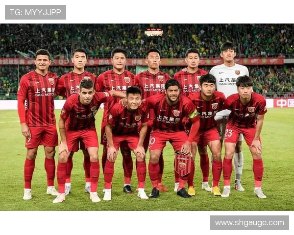 上海足球队在邀请赛中以96分稳居积分榜首位，展现强大实力