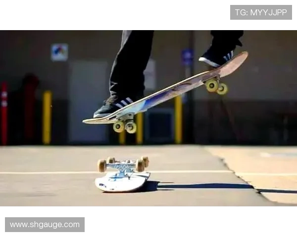 滑板文化的边缘探索:深入广州滑板队的战术与技巧解析 滑板文化的边缘探索:深入广州滑板队的战术与技巧解析