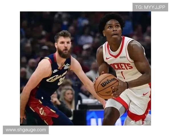 2008年火箭与骑士精彩对决回顾央视直播盛况与球星表现分析 2008年火箭与骑士精彩对决回顾央视直播盛况与球星表现分析