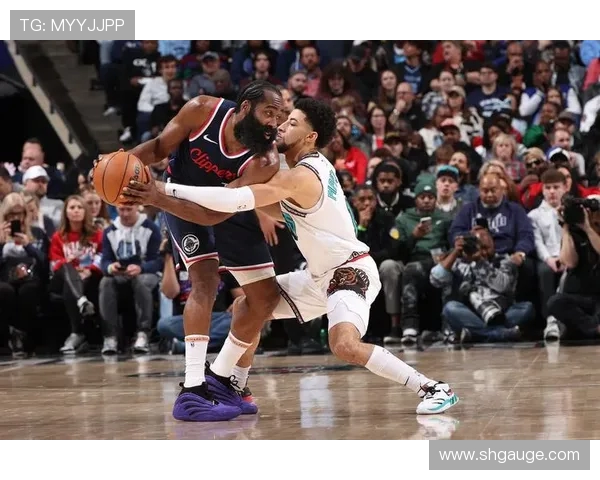 NBA18日快船对决精彩回顾与赛后分析全场亮点尽在其中 NBA18日快船对决精彩回顾与赛后分析全场亮点尽在其中