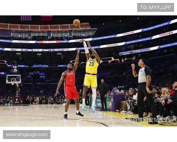 小詹姆斯与小库里激战正酣谁能在未来的篮球舞台上崭露头角