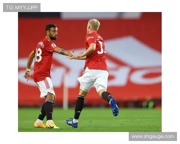 曼联与伊斯坦布尔首发阵容解析及比赛前瞻分析