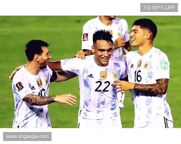 马丁内斯的传奇人生与足球生涯的辉煌成就探秘