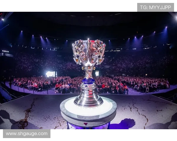 FPX在冠军杯中的战术表现分析与精彩瞬间回顾