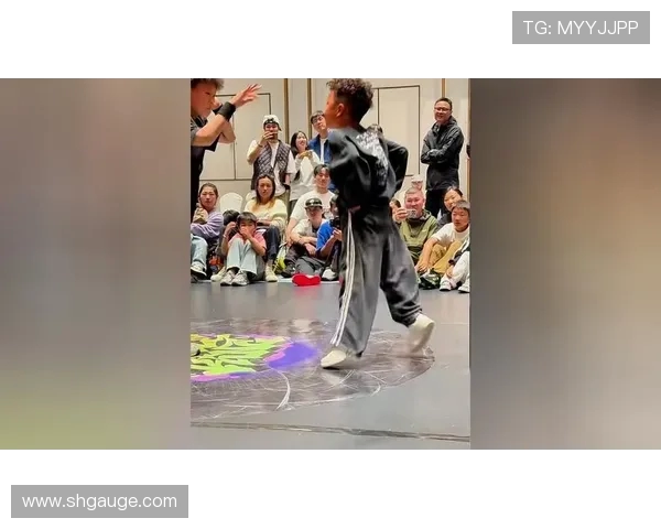 上海街舞队的节奏解析与街舞文化的热潮探讨 上海街舞队的节奏解析与街舞文化的热潮探讨