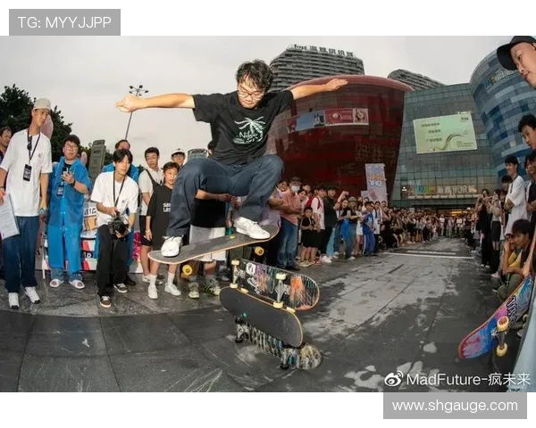 成都滑板队与深圳滑板队赛后复盘探讨团队协作的成功与挑战